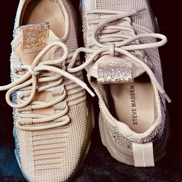 Steve Madden Maxima Rhinestone Embellished Sneakers Size 5M - Picture 8 of 9